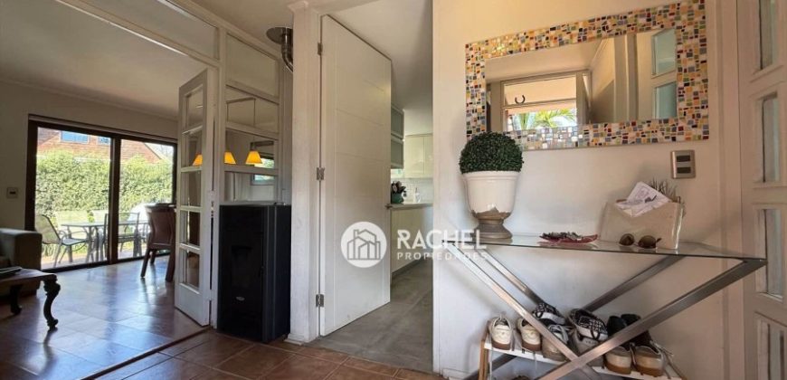IMPECABLE CASA EN VENTA EN CONDOMINIO “LOMAS” DE MIRASUR”