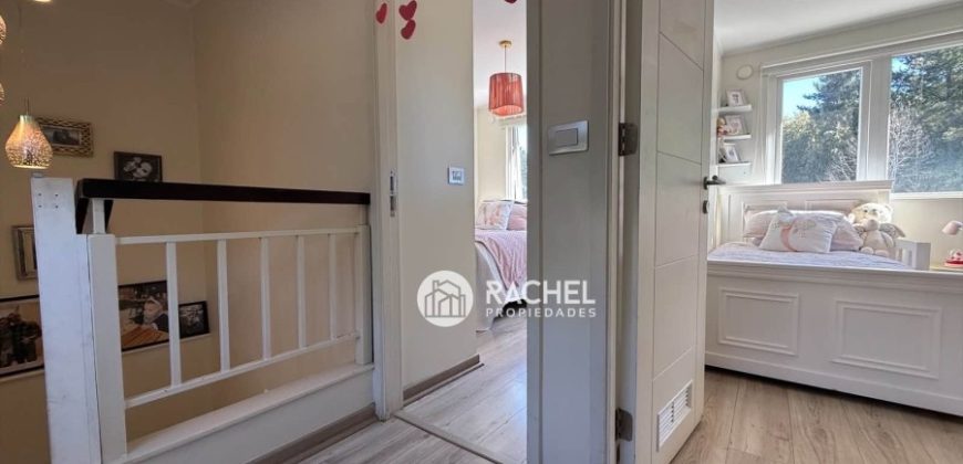 SE ARRIENDA HERMOSA CASA CON QUINCHO EN CONDOMINIO- Sector Barrio Francés