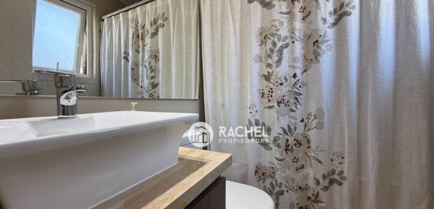 SE ARRIENDA HERMOSA CASA CON QUINCHO EN CONDOMINIO- Sector Barrio Francés