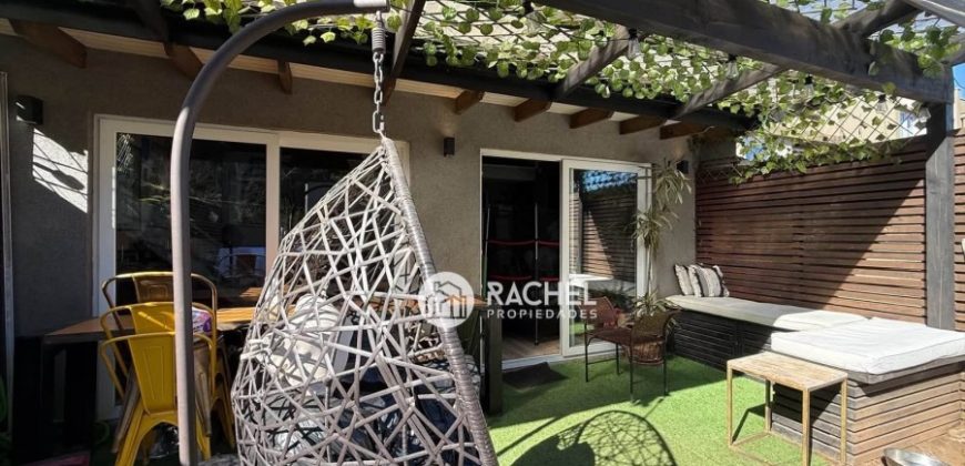 SE ARRIENDA HERMOSA CASA CON QUINCHO EN CONDOMINIO- Sector Barrio Francés