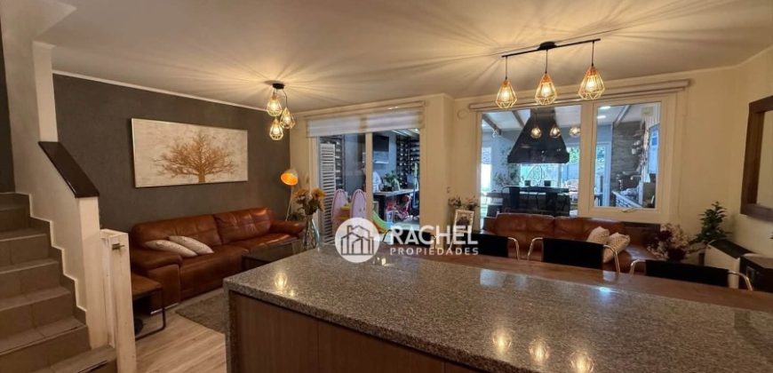 SE ARRIENDA HERMOSA CASA CON QUINCHO EN CONDOMINIO- Sector Barrio Francés