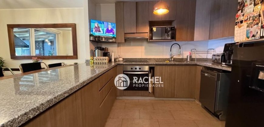 SE ARRIENDA HERMOSA CASA CON QUINCHO EN CONDOMINIO- Sector Barrio Francés