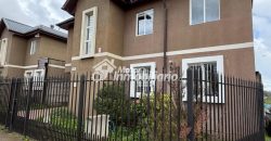 ARRENDAMOS IMPECABLE CASA DE 3 DORMITORIOS Y 3 BAÑOS EN LA COMUNA DE PADRE LAS CASAS CON QUINCHO