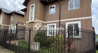ARRENDAMOS IMPECABLE CASA DE 3 DORMITORIOS Y 3 BAÑOS EN LA COMUNA DE PADRE LAS CASAS CON QUINCHO