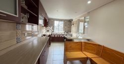 ARRENDAMOS IMPECABLE CASA DE 3 DORMITORIOS Y 3 BAÑOS EN LA COMUNA DE PADRE LAS CASAS CON QUINCHO