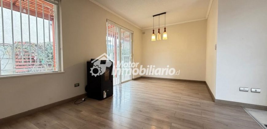 ARRENDAMOS IMPECABLE CASA DE 3 DORMITORIOS Y 3 BAÑOS EN LA COMUNA DE PADRE LAS CASAS CON QUINCHO