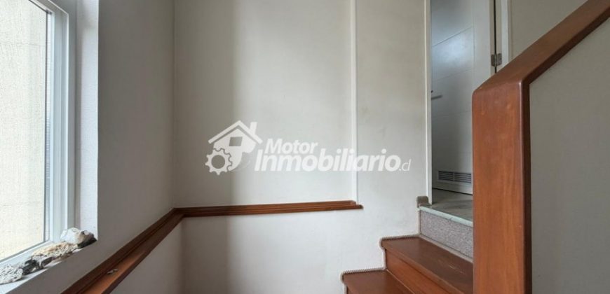 ARRENDAMOS IMPECABLE CASA DE 3 DORMITORIOS Y 3 BAÑOS EN LA COMUNA DE PADRE LAS CASAS CON QUINCHO