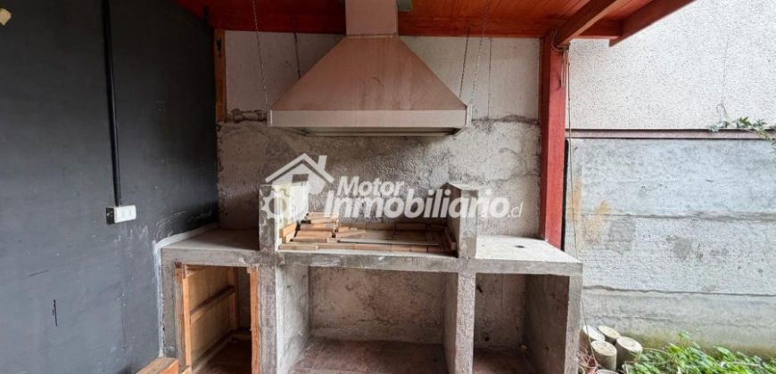 ARRENDAMOS IMPECABLE CASA DE 3 DORMITORIOS Y 3 BAÑOS EN LA COMUNA DE PADRE LAS CASAS CON QUINCHO