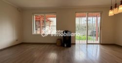 ARRENDAMOS IMPECABLE CASA DE 3 DORMITORIOS Y 3 BAÑOS EN LA COMUNA DE PADRE LAS CASAS CON QUINCHO