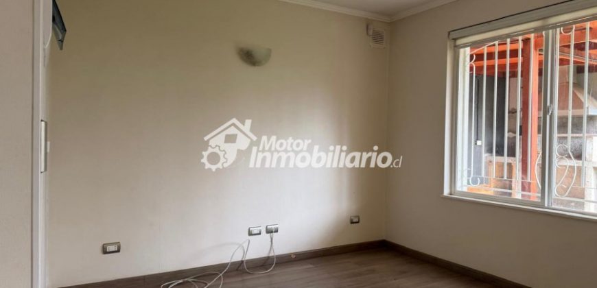 ARRENDAMOS IMPECABLE CASA DE 3 DORMITORIOS Y 3 BAÑOS EN LA COMUNA DE PADRE LAS CASAS CON QUINCHO