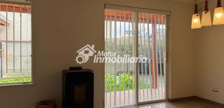 ARRENDAMOS IMPECABLE CASA DE 3 DORMITORIOS Y 3 BAÑOS EN LA COMUNA DE PADRE LAS CASAS CON QUINCHO