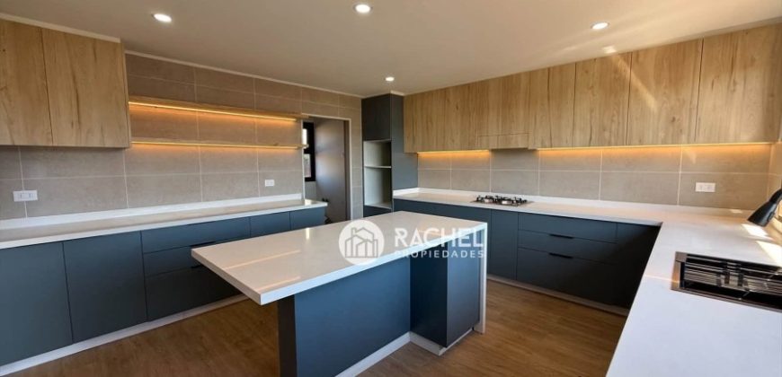 Se Vende Hermosa Casa Mediterránea Nueva en Condominio – Lomas del Carmen