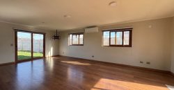 SE VENDE HERMOSA CASA CON GRAN TERRENO- Condominio Mediterráneo