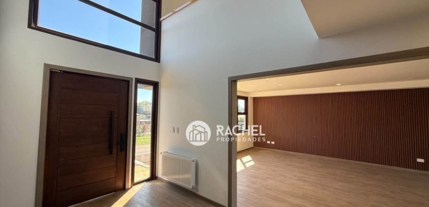 Se Vende Hermosa Casa Mediterránea Nueva en Condominio – Lomas del Carmen