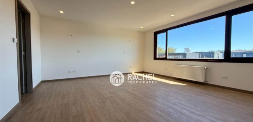 Se Vende Hermosa Casa Mediterránea Nueva en Condominio – Lomas del Carmen