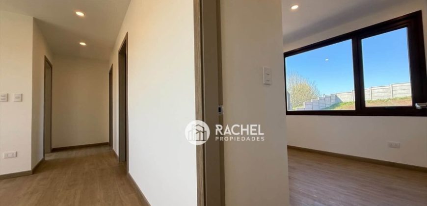 Se Vende Hermosa Casa Mediterránea Nueva en Condominio – Lomas del Carmen