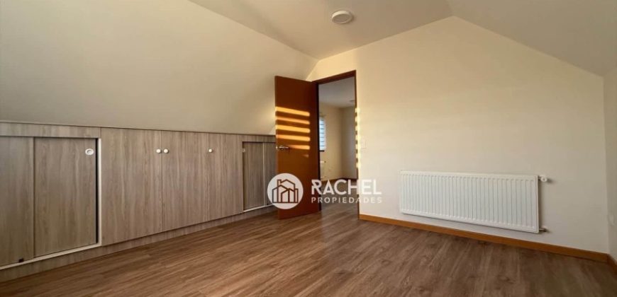 SE VENDE IMPECABLE CASA REMODELADA- Sector Villa Cataluña