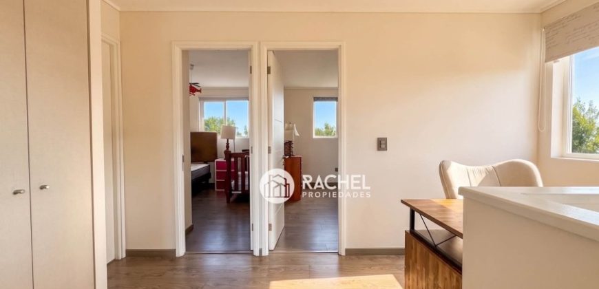SE VENDE HERMOSA CASA CON GRAN TERRENO- Condominio Mediterráneo