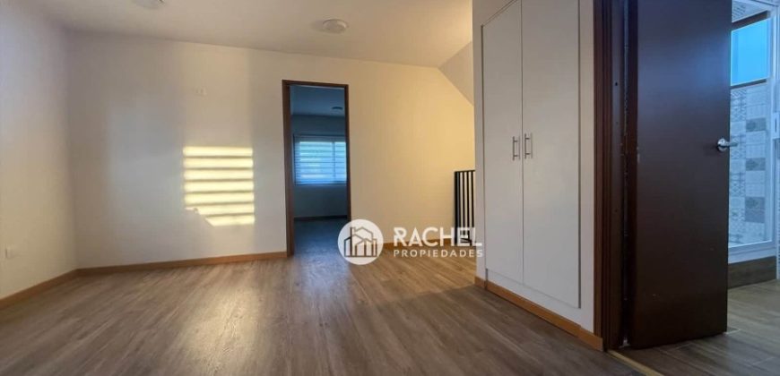 SE VENDE IMPECABLE CASA REMODELADA- Sector Villa Cataluña