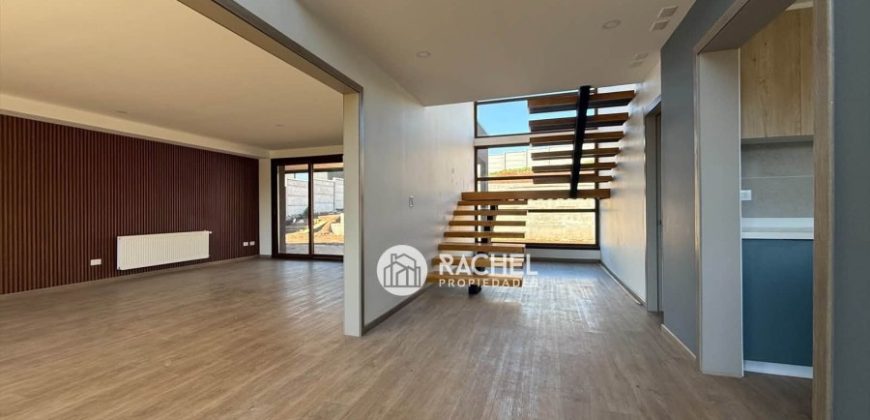 Se Vende Hermosa Casa Mediterránea Nueva en Condominio – Lomas del Carmen