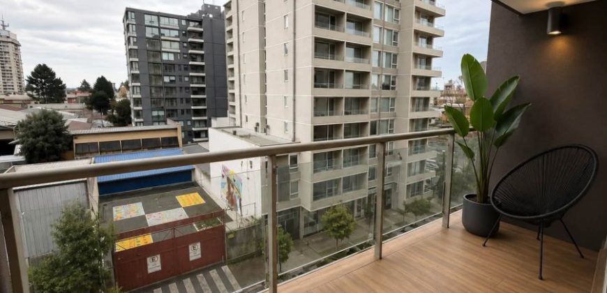 Se Arrienda Departamento Edificio Barcelona con Amplia Terraza
