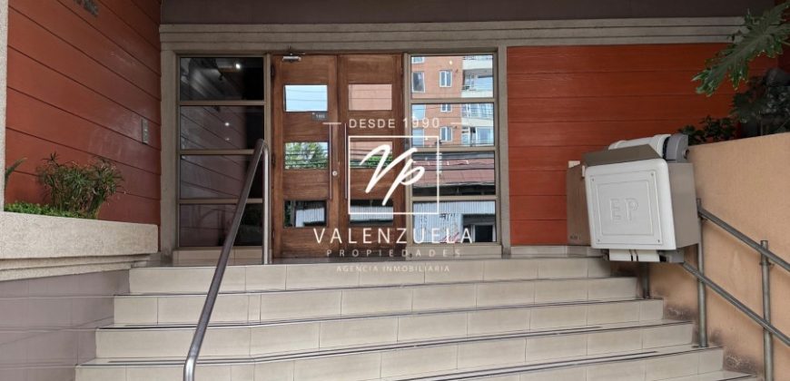 Pleno Centro, 3 Dormitorios, Estacionamiento y Bodega.