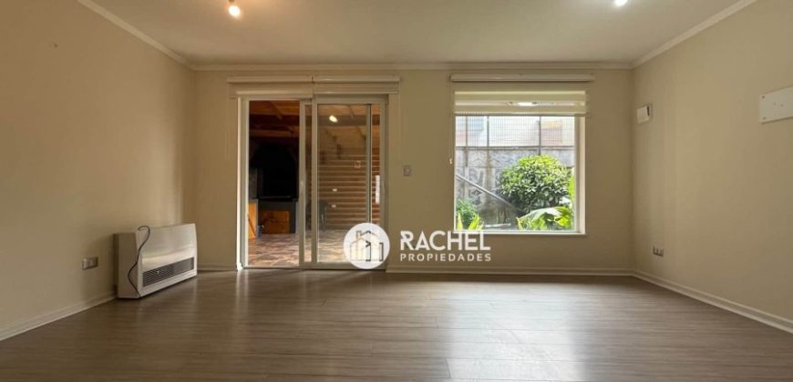 SE ARRIENDA IMPECABLE CASA CON QUINCHO – Condominio Altos del Maipo
