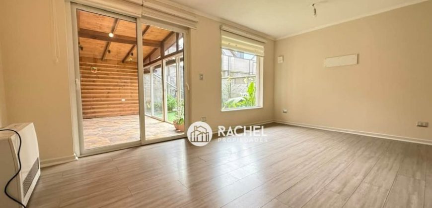 SE ARRIENDA IMPECABLE CASA CON QUINCHO – Condominio Altos del Maipo
