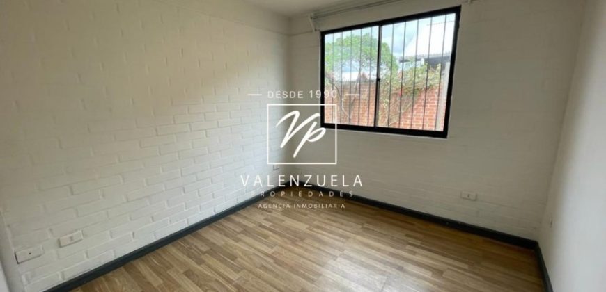 Casa de 3 Dormitorios y 2 Baños con Cocina Amoblada, Bodega y Cobertizo en Padre Las Casas