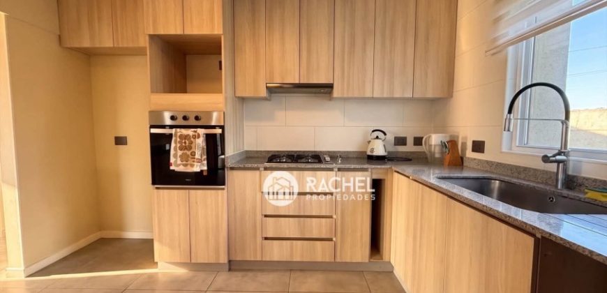 SE VENDE HERMOSA CASA CON GRAN TERRENO- Condominio Mediterráneo