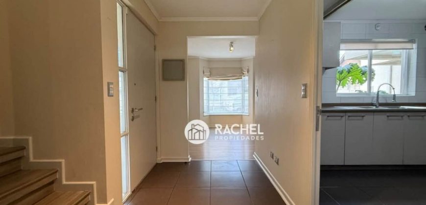 SE ARRIENDA IMPECABLE CASA CON QUINCHO – Condominio Altos del Maipo