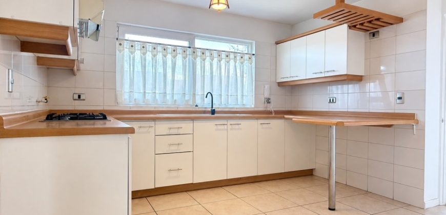 CASA EN ARRIENDO 4 DORMITORIOS 3 BAÑOS BARRIO LAS ENCINAS