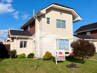 CASA EN VENTA 4 DORMITORIOS 3 BAÑOS CONDOMINIO LAS ARAUCARIAS