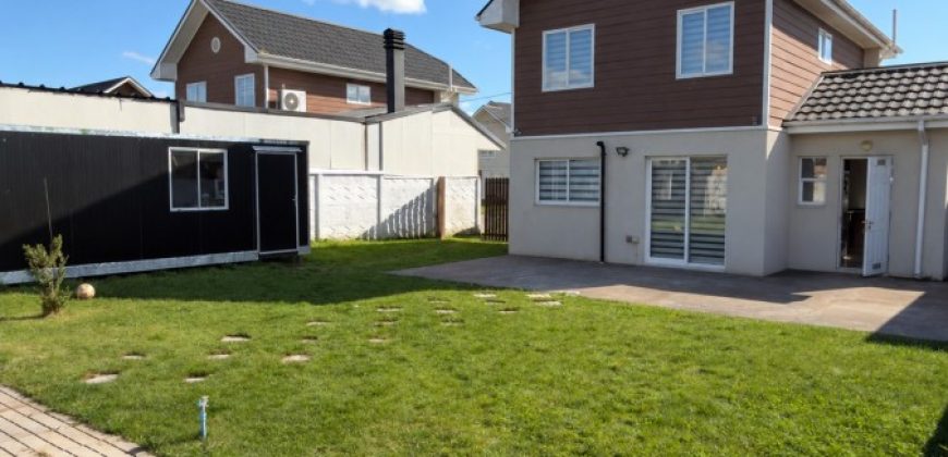 CASA EN VENTA 4 DORMITORIOS 3 BAÑOS CONDOMINIO LAS ARAUCARIAS