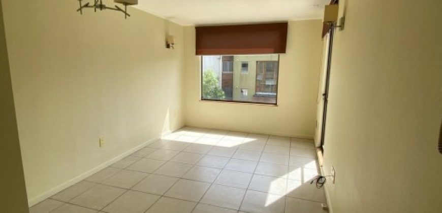 Departamento 3 dormitorios, 1 baño, estacionamiento