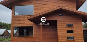 Carrillo Propiedades Vende Amplia Casa en Madera Nativa Loncoche