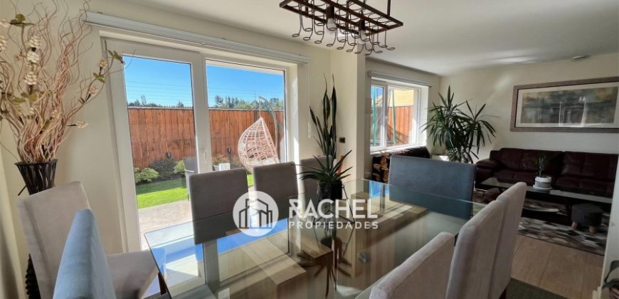 SE VENDE ESPECTACULAR CASA CON ALTA EFICIENCIA ENERGÉTICA- Sector Poniente