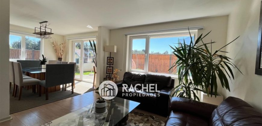 SE VENDE ESPECTACULAR CASA CON ALTA EFICIENCIA ENERGÉTICA- Sector Poniente