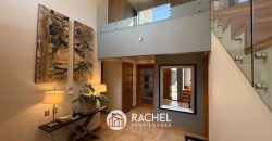 SE VENDE MARAVILLOSA CASA MEDITERRANEA CON GRAN TERRENO EN CONDOMINIO- Lomas del Carmen