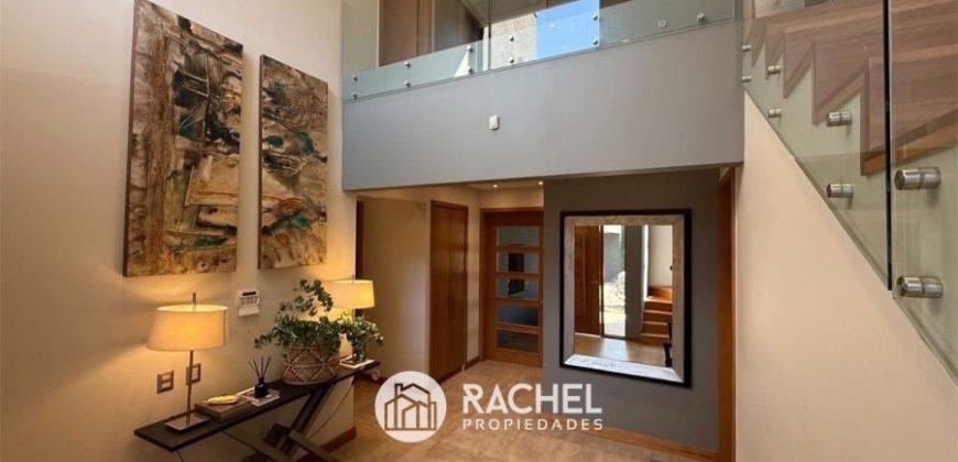 SE VENDE MARAVILLOSA CASA MEDITERRANEA CON GRAN TERRENO EN CONDOMINIO- Lomas del Carmen