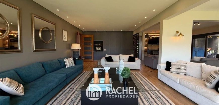 SE VENDE MARAVILLOSA CASA MEDITERRANEA CON GRAN TERRENO EN CONDOMINIO- Lomas del Carmen