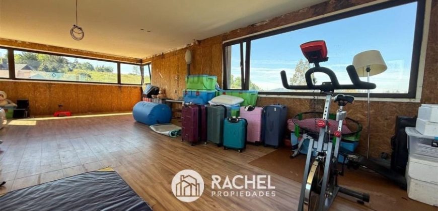 SE VENDE MARAVILLOSA CASA MEDITERRANEA CON GRAN TERRENO EN CONDOMINIO- Lomas del Carmen