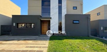SE VENDE HERMOSA CASA AMPLIADA – Condominio Belo Horizonte