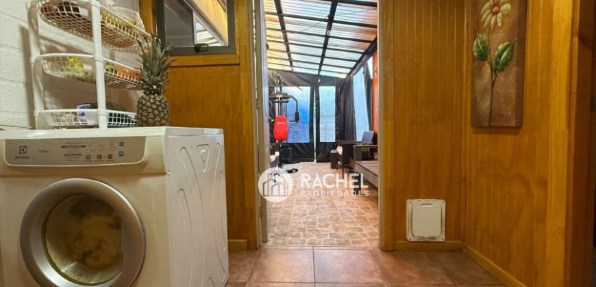 SE VENDE LINDA CASA AMPLIADA CON QUINCHO – Barrio Los Arquitectos