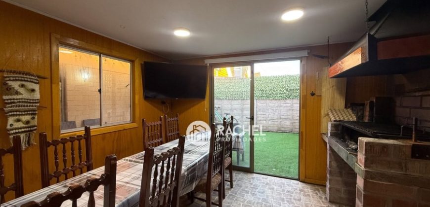 SE VENDE LINDA CASA AMPLIADA CON QUINCHO – Barrio Los Arquitectos